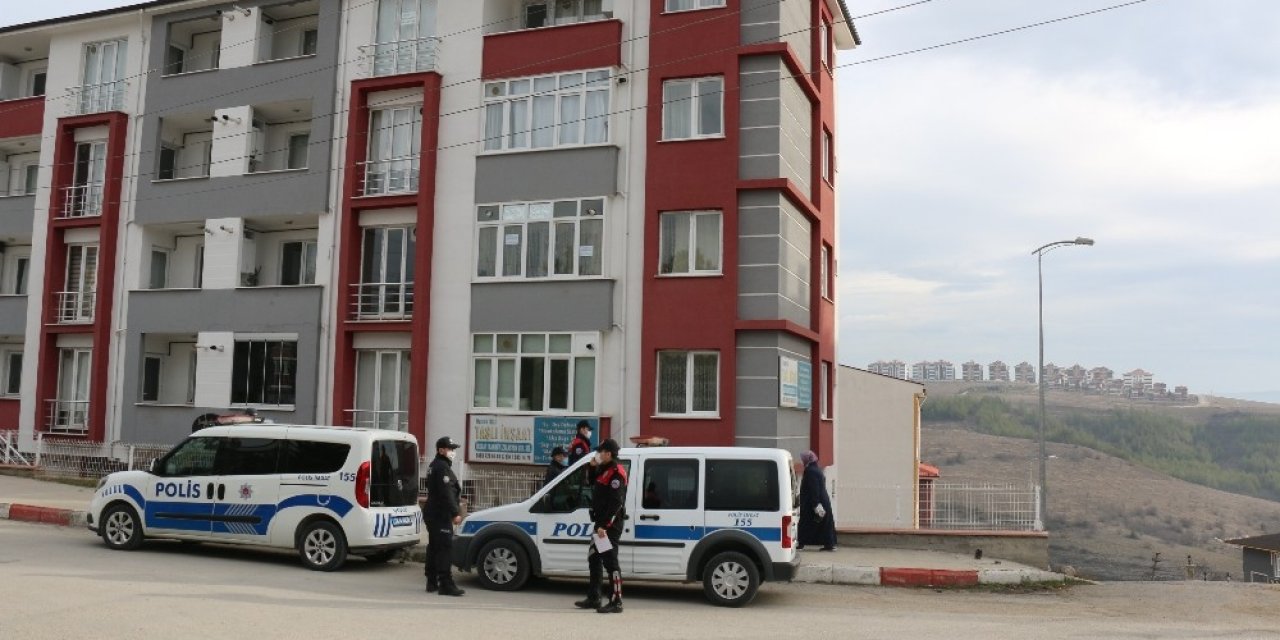 Binanın 4. Katından Düşen Şahıs Hayatını Kaybetti