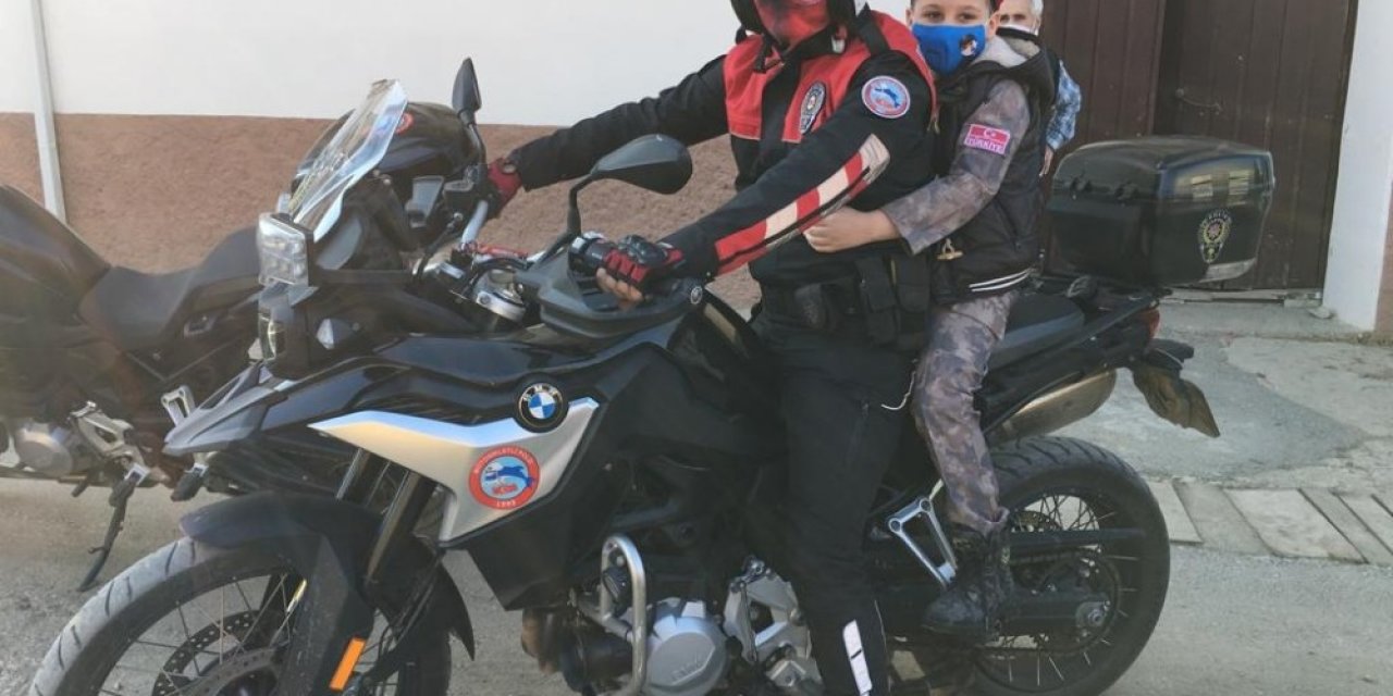 Küçük Umut’a Polis Amcalarından Ziyaret