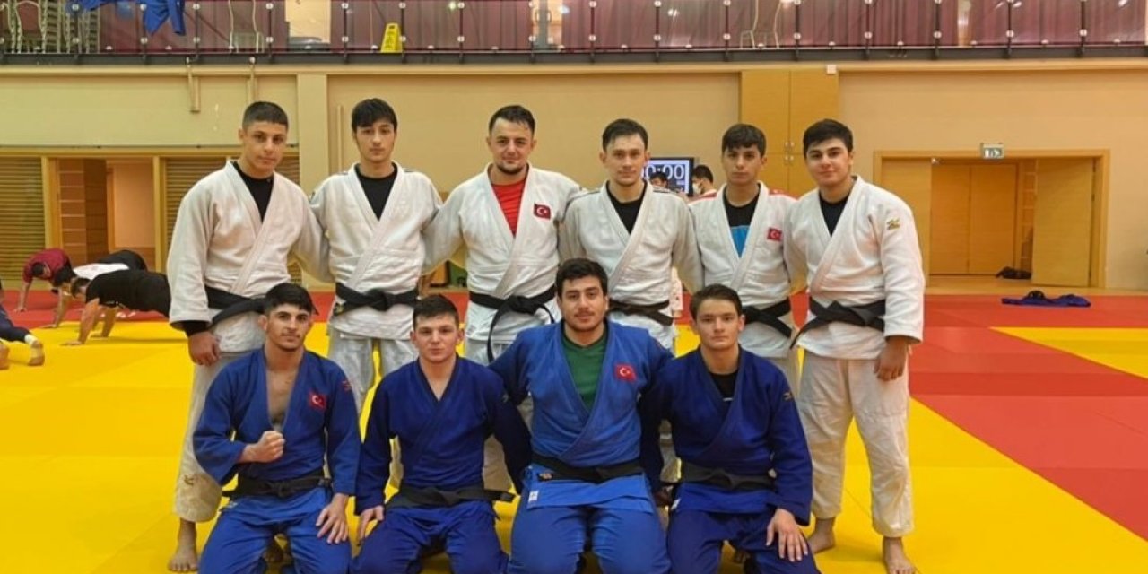 10 Kağıtsporlu Olimpik Sporcu Kampına Davet Edildi.