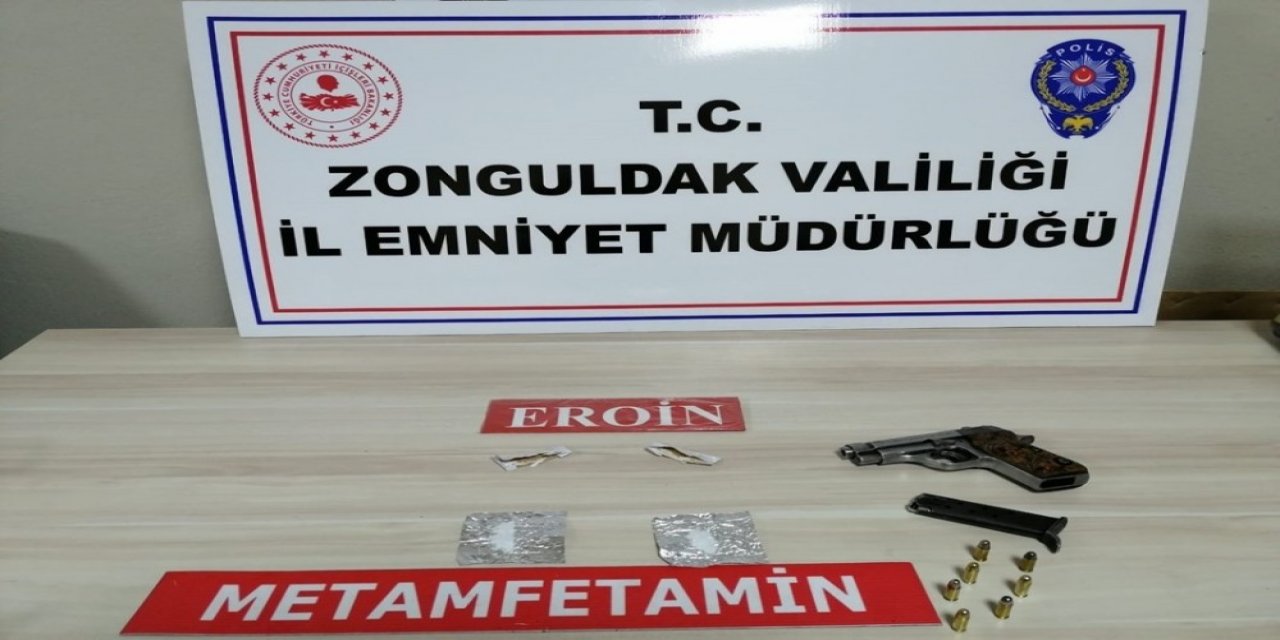 Uyuşturucu Ve Silahla Yakalandılar