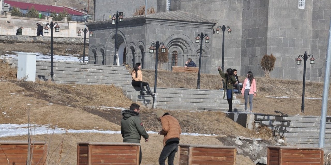 Kars’ta Bahar Havası Yaşanıyor