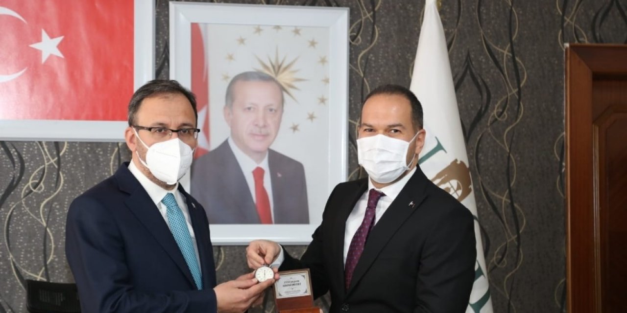 Bakan Kasapoğlu’dan Niğde Belediyesine Ziyaret