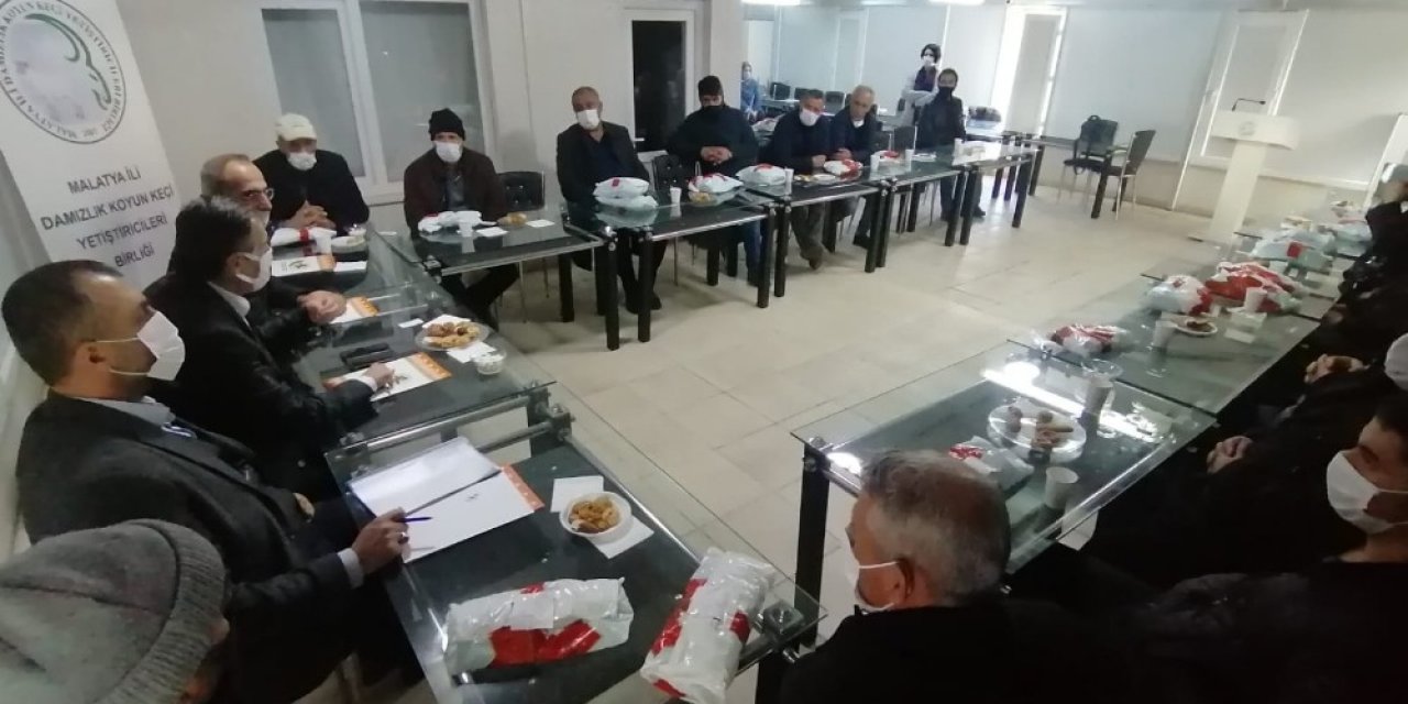 Malatya’da Küçükbaş Hayvan Yetiştiricileri Eğitiliyor