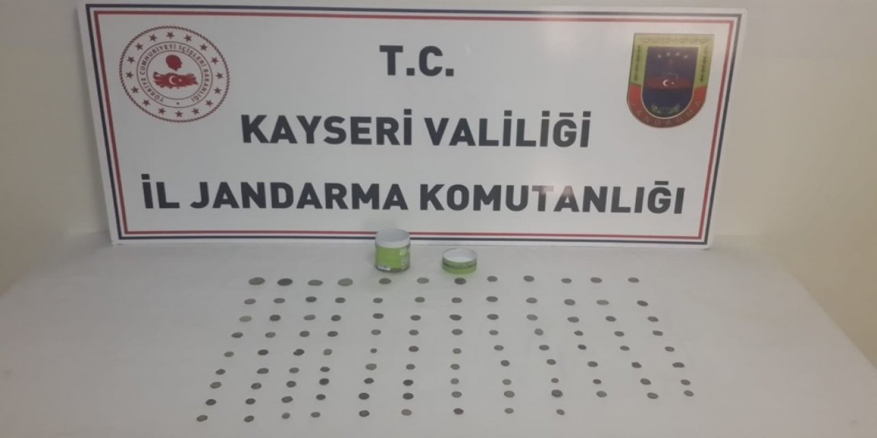 Jandarma 105 Adet Tarihi Eser Sikke Ele Geçirdi