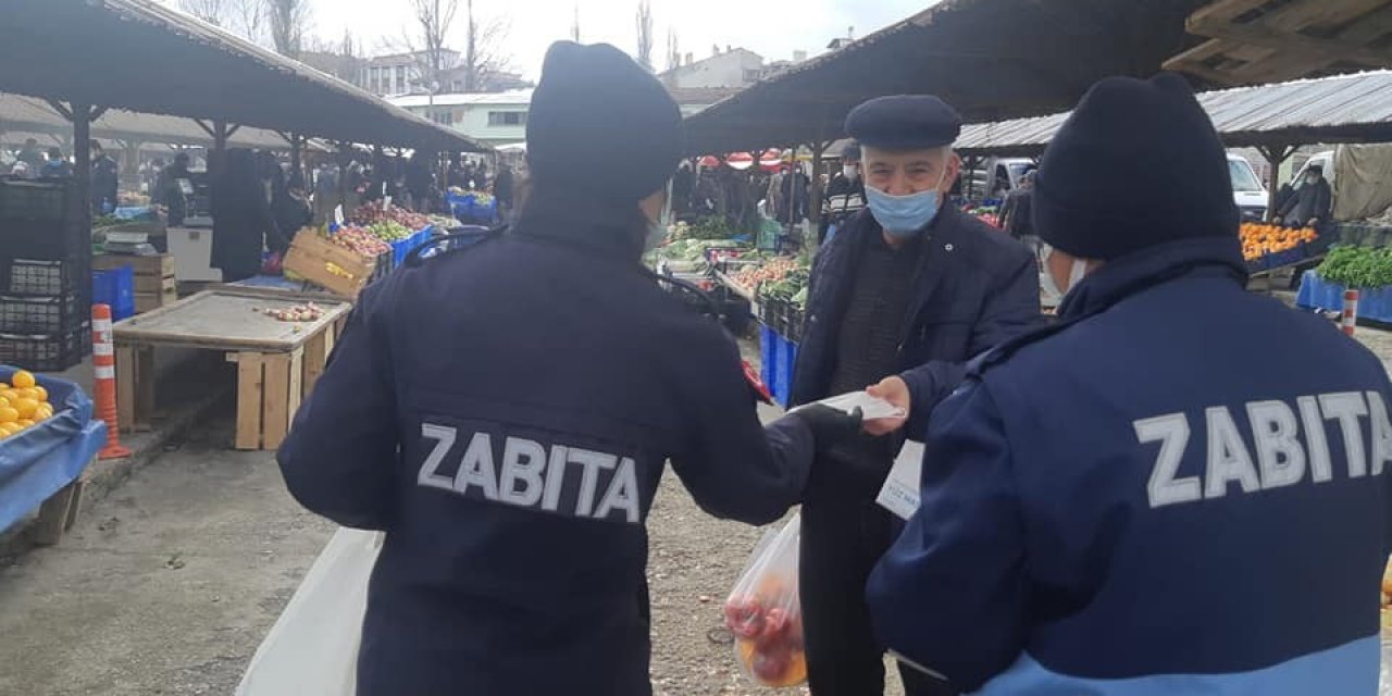 Devrekani’de Esnaf Ve Vatandaşlara Maske Dağıtıldı
