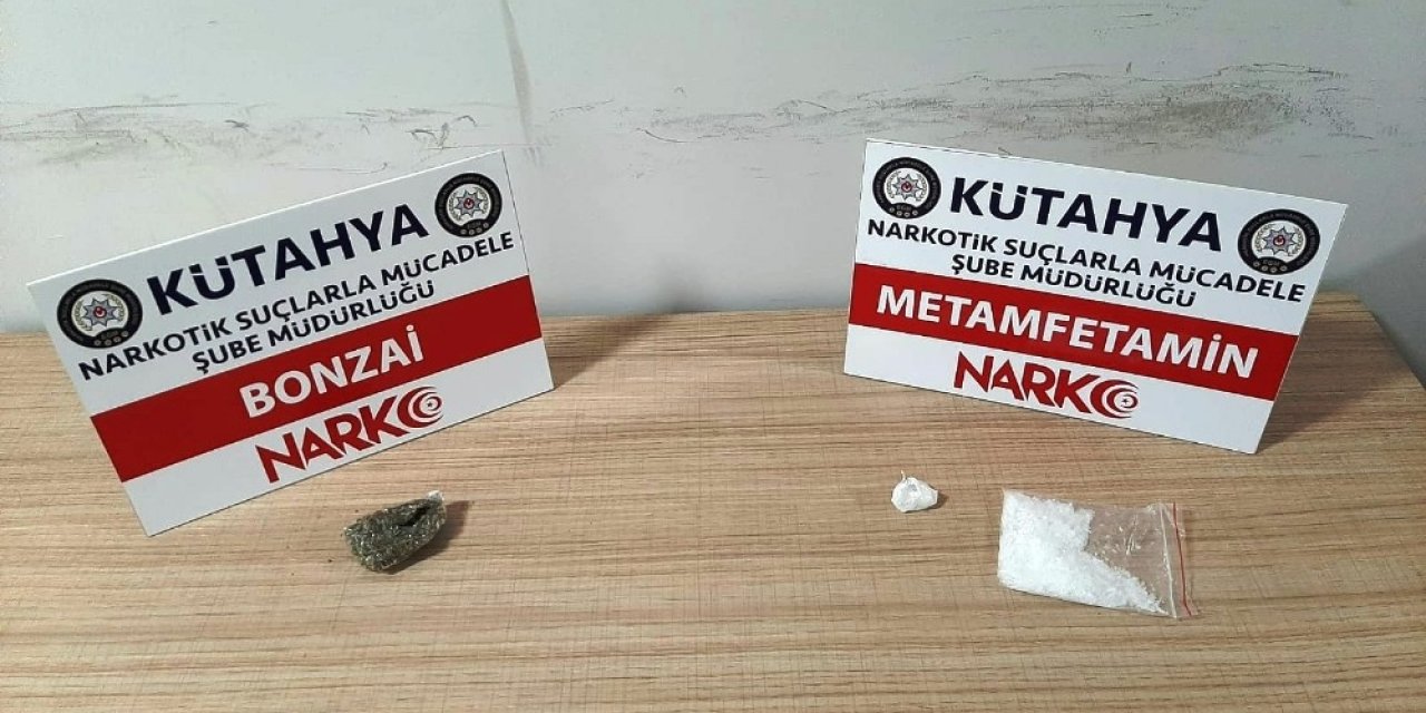 Kütahya’da Araçlarında Uyuşturucu İle Yakalanan 2 Kişi Gözaltına Alındı