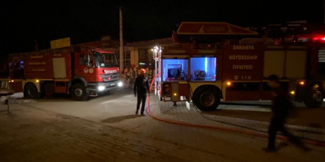 Sanayi Sitesi Bölgesindeki Çıkan Yangın Büyümeden Söndürüldü