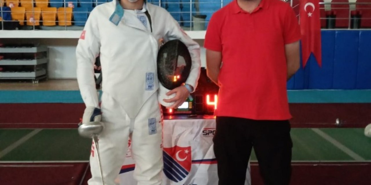 Eskrim Sporcusu Akal, Dünya Şampiyonası İçin Milli Takım Kampına Davet Edildi