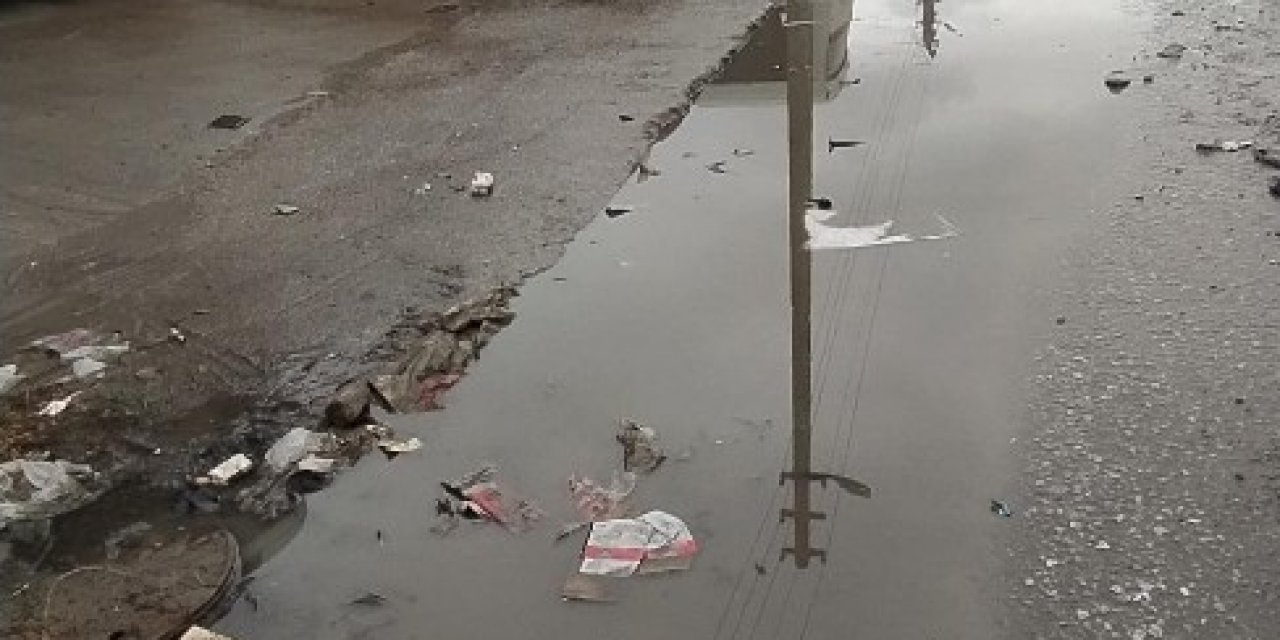 Kanalizasyon Patladı, Mahalle Pislik İçinde Kaldı