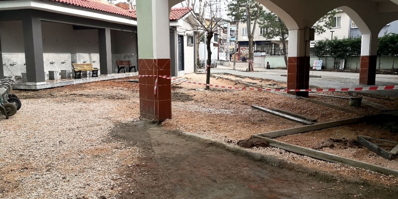 Cami Çevreleri Güzelleşiyor