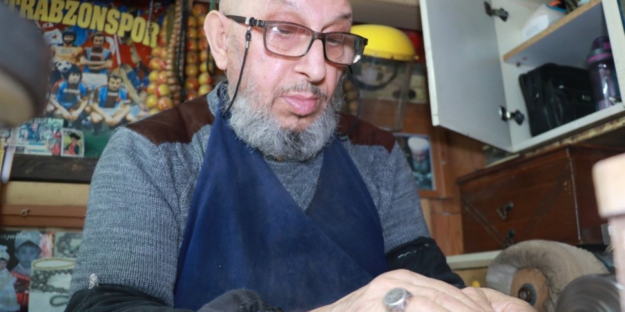 İ̇htiyar Delikanlı 48 Yıldır Hobisinin Ekmeğini Yiyor