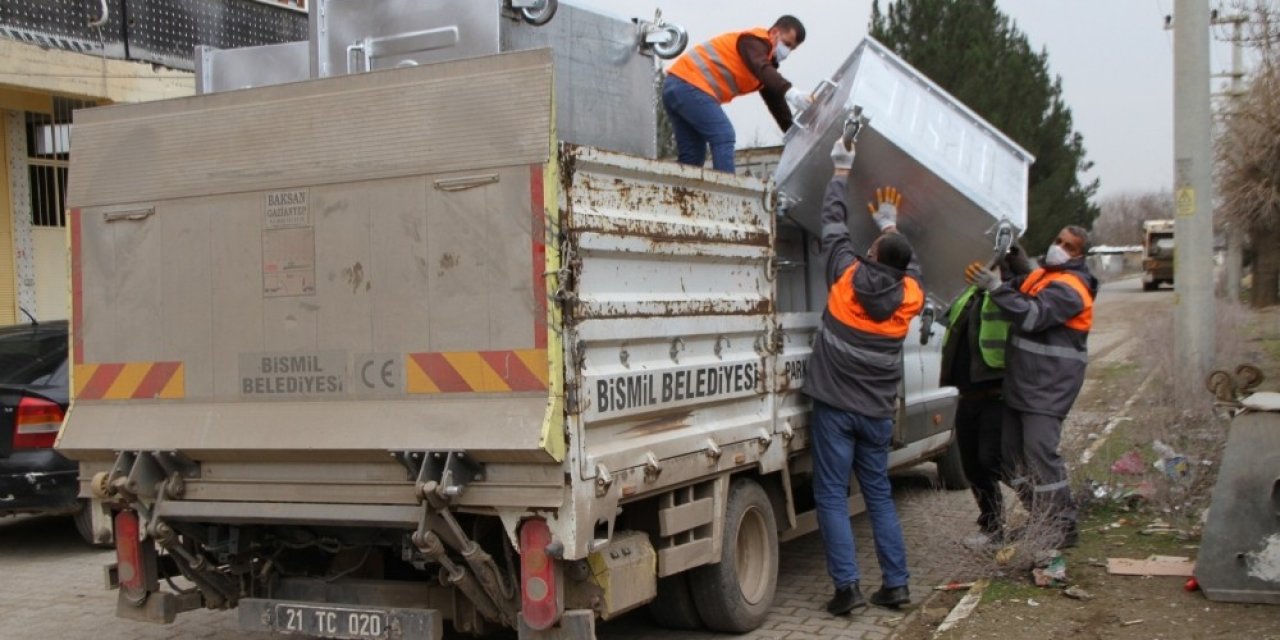 Bismil’de Çöp Konteyneri Dağıtımı Sürüyor