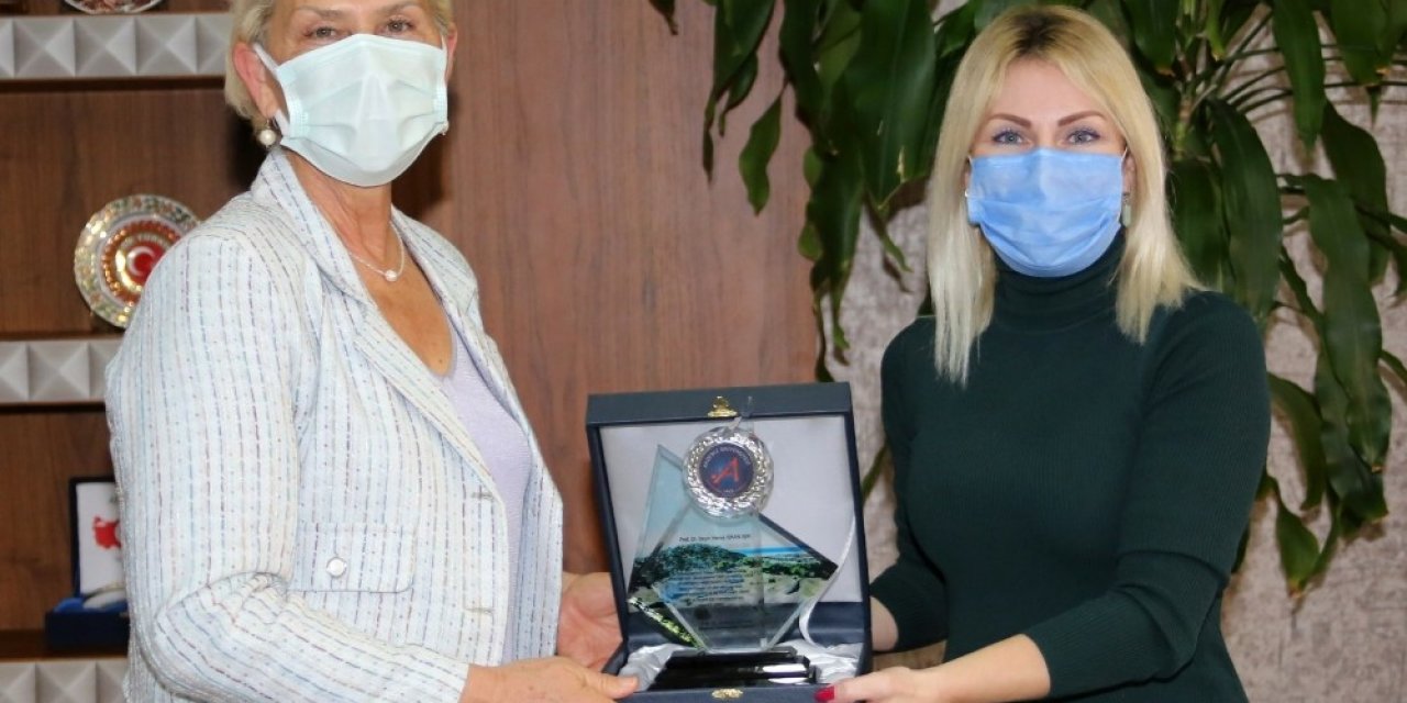 Patara Kazı Başkanı Prof.dr. Işık’a Plaket