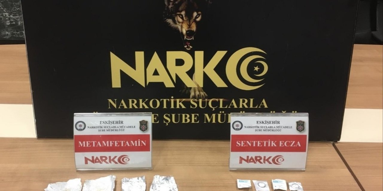 Gençleri Zehirlemeye Çalışan 2 Uyuşturucu Satıcısı Tutuklandı