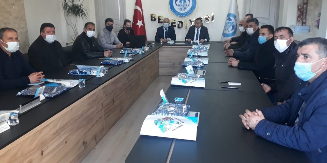Çaldıran’da Mahalle Muhtarıyla İstişare Toplantısı