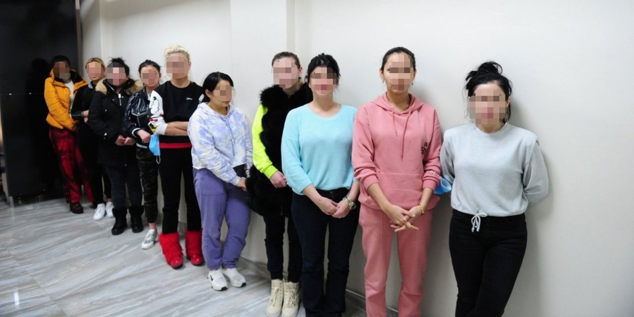 "Pembe Maske" Fuhuş Operasyonunda 14 Şüpheli Gözaltına Alındı