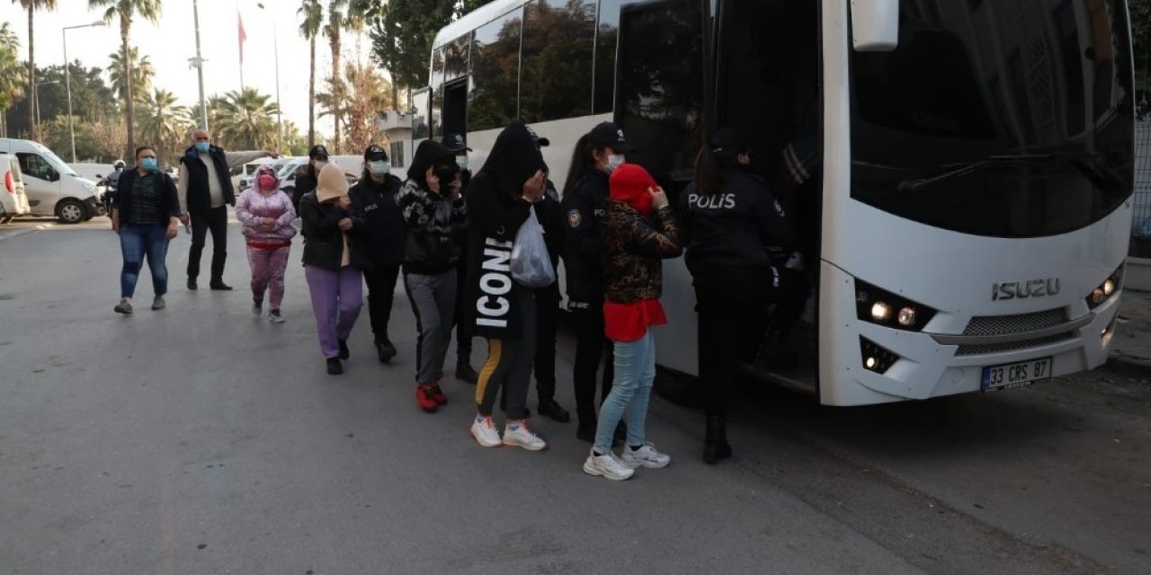 Mersin Merkezli Fuhuş Operasyonu: 27 Gözaltı