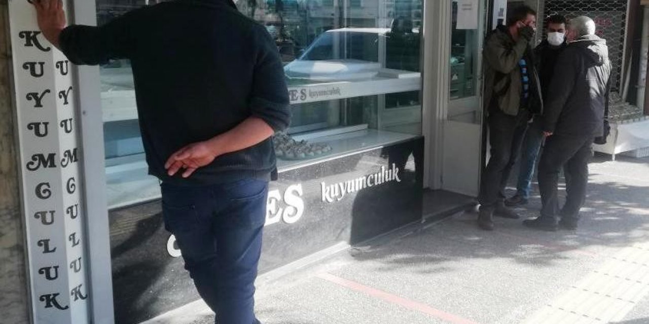 Milyonluk Vurgun Yaptığı İddia Edilen Kuyumcu Polise Teslim Oldu