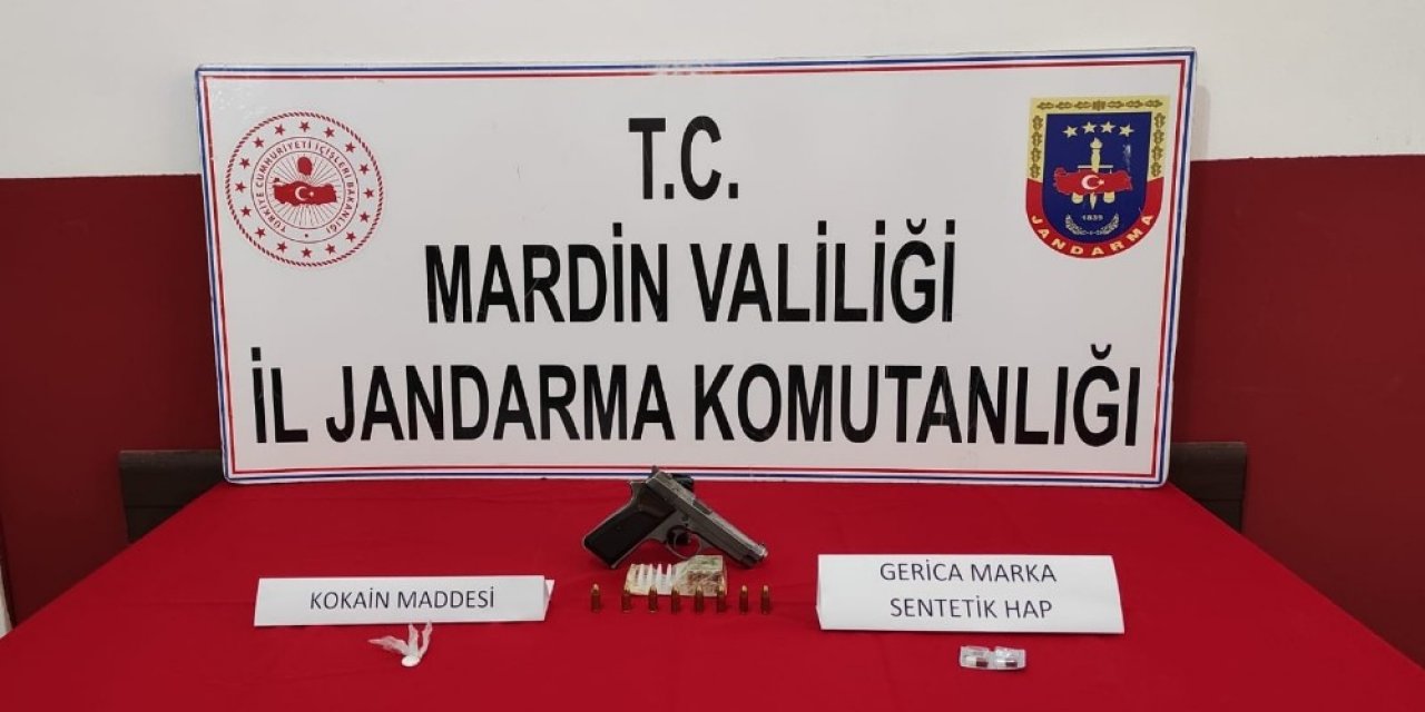 Mardin’de Şüpheli Araçtan Tabanca Ve Uyuşturucu Çıktı