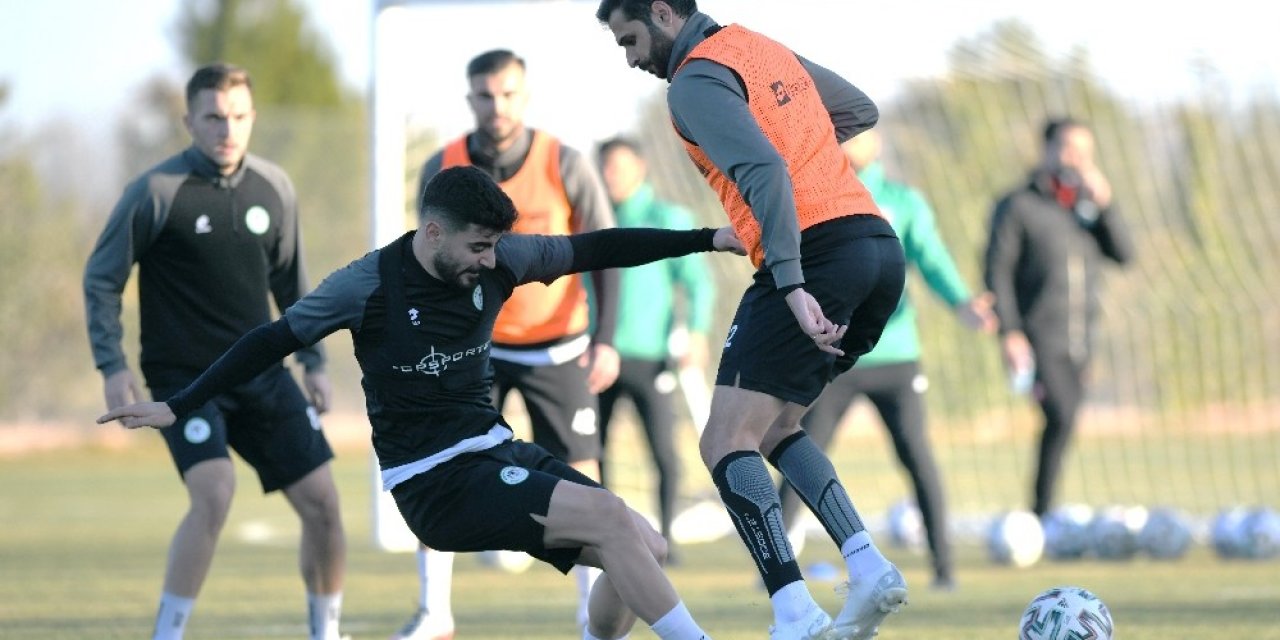 Konyaspor, İ̇lhan Palut İle İlk Antrenmanına Çıktı