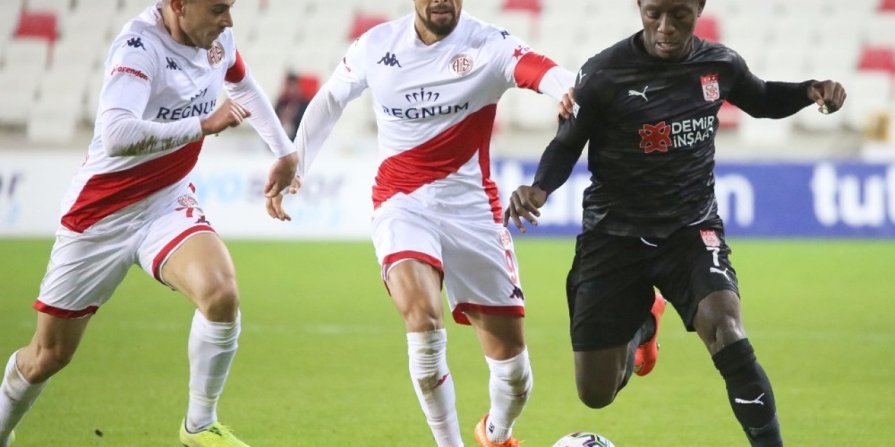 Sivasspor İle Antalyaspor Yarı Final İçin Mücadele Edecek