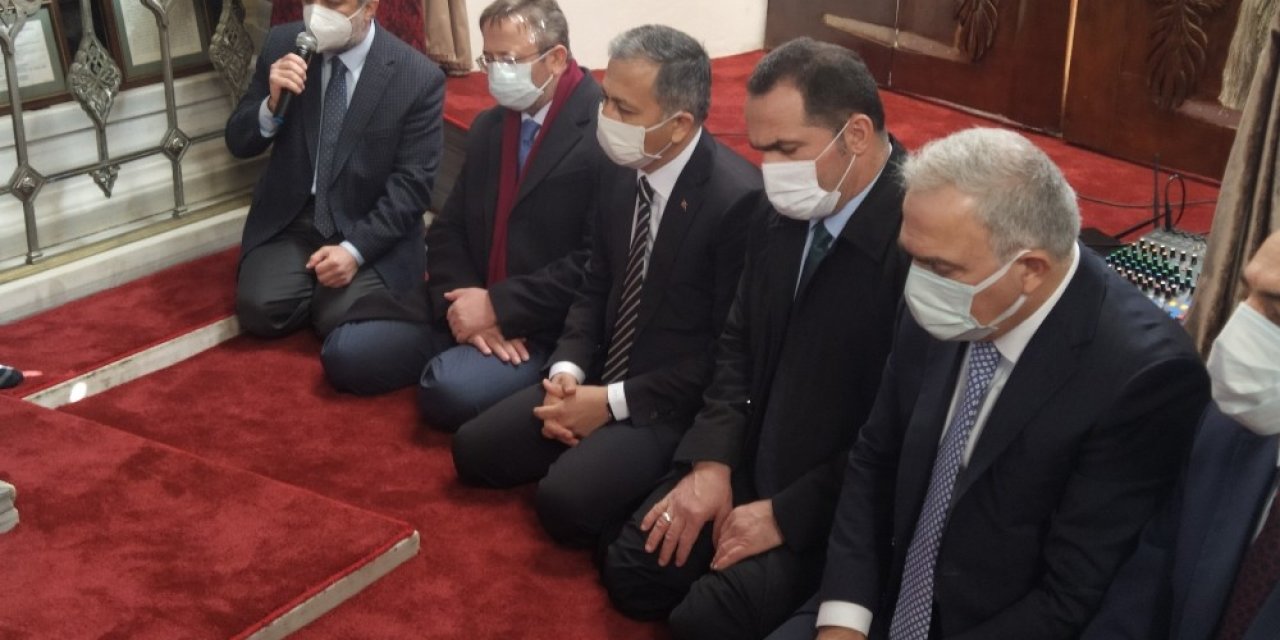 Sultan 2. Abdülhamit Han Vefatının 103. Yılında Kabri Başında Anıldı
