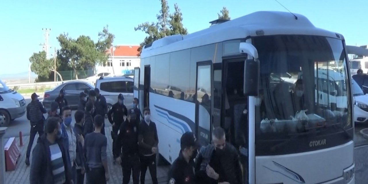 Biga’da 15 Uyuşturucu Şüphelisi Adliyeye Sevk Edildi