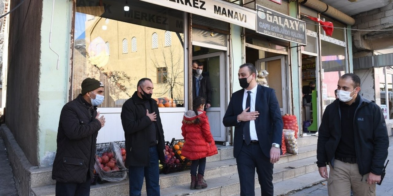Çatak Kaymakamı Akbulut Esnaf Ve Vatandaşlarla Bir Araya Geldi