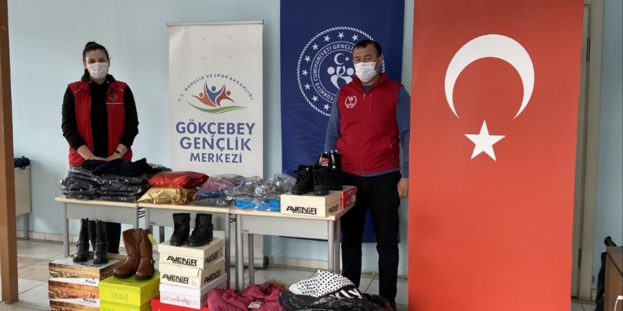Gençlik Merkezinden Minik Yüzler Gülen Projesi