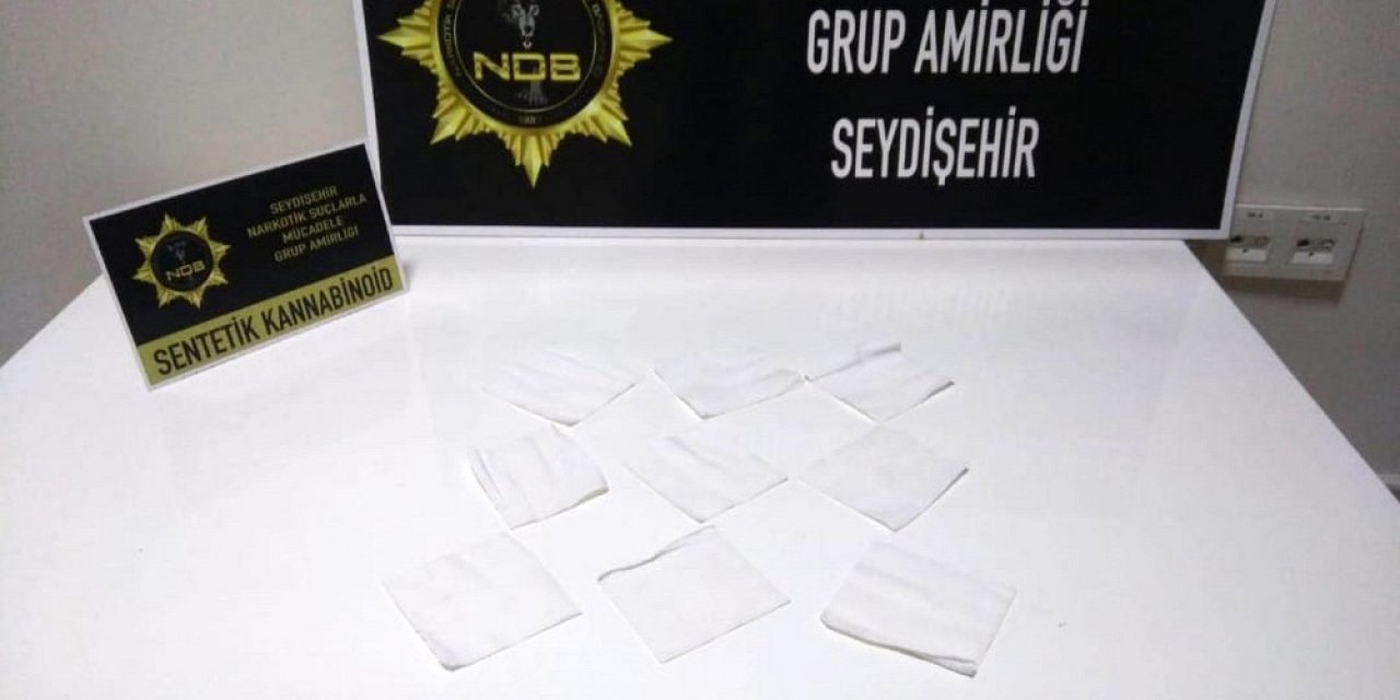 Konya’da Özel Yapım Kağıtlara Emdirilmiş Bonzai Ele Geçirildi