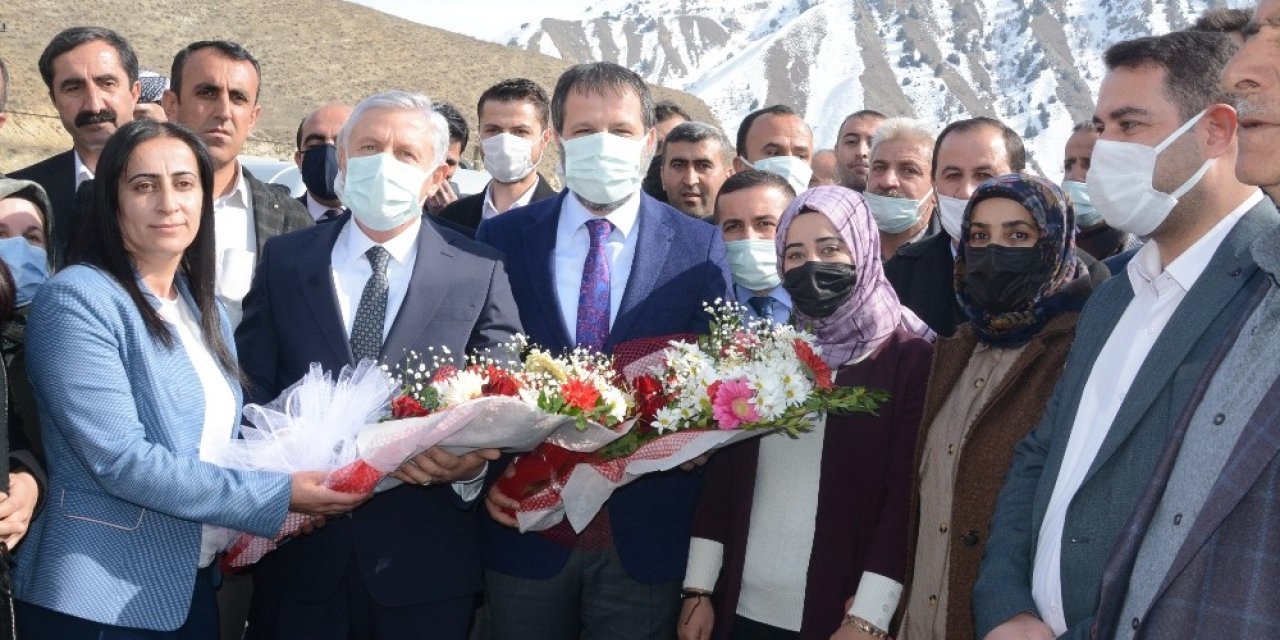 Ak Parti Hakkari İ̇l Başkanı Özbek’e Coşkulu Karşılama