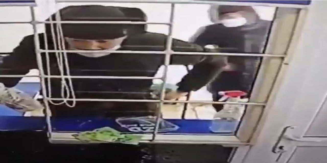 Kazakistan’da Hırsızlar Mikrokredi Ofisini Benzin Dökerek Soydu