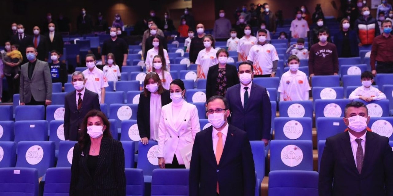 Bakan Kasapoğlu, Satranç Federasyonu İle Bir Araya Geldi