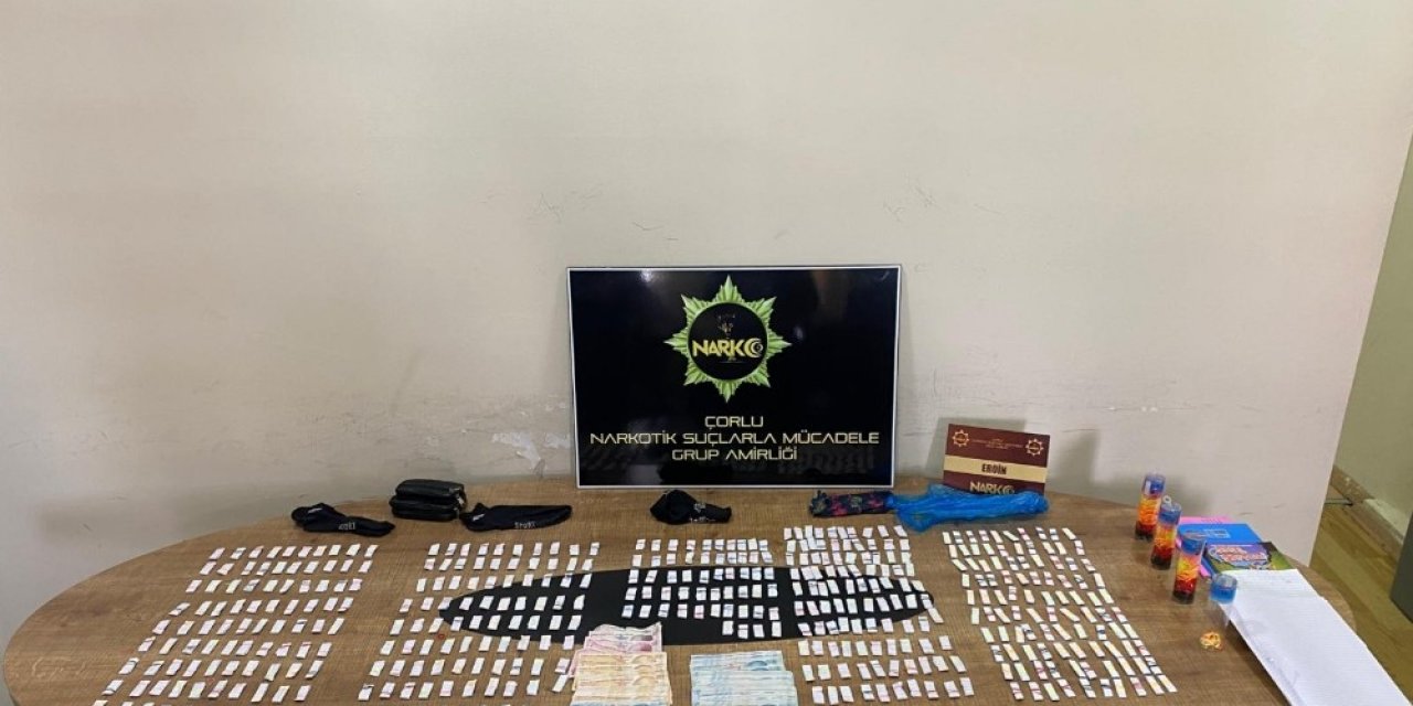 Çoraplardan Uyuşturucu Çıktı: 3 Gözaltı