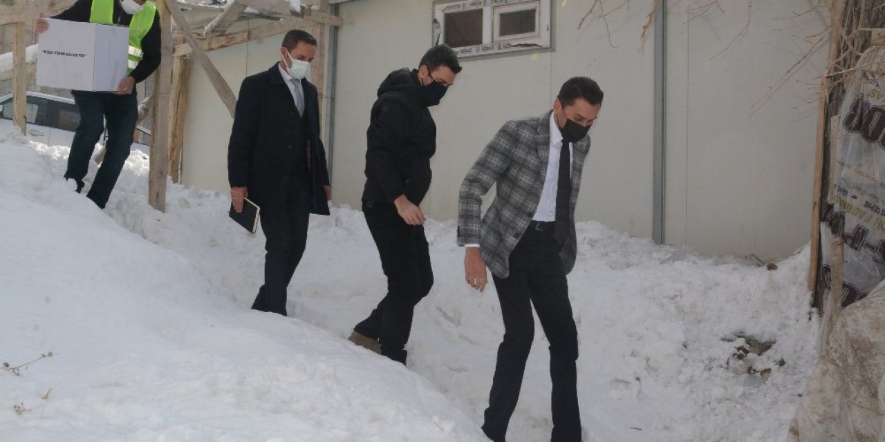 Vali Akbıyık’ın Talimatıyla Ev Ziyaretleri Sürüyor