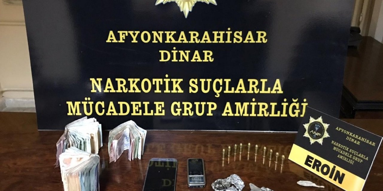 Polis Ahırdaki Saman Balyaları Arasında Eroin Ele Geçirdi