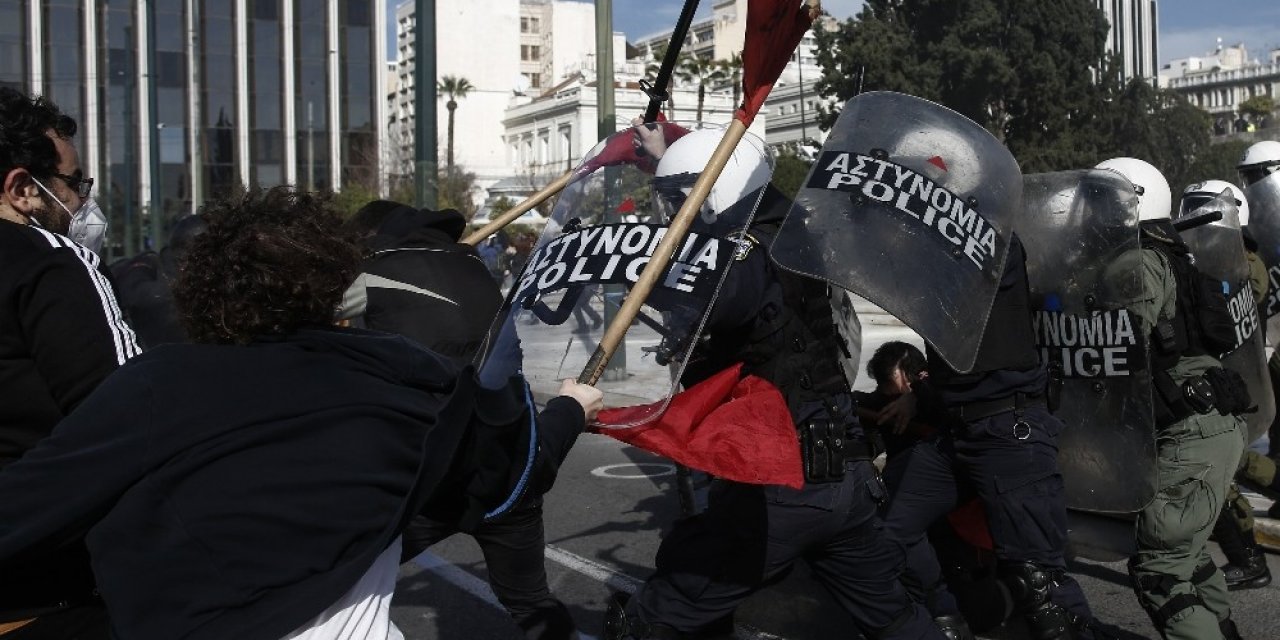 Yunanistan’da Öğrencilerden Yeni Yasa Tasarısına Karşı Protesto