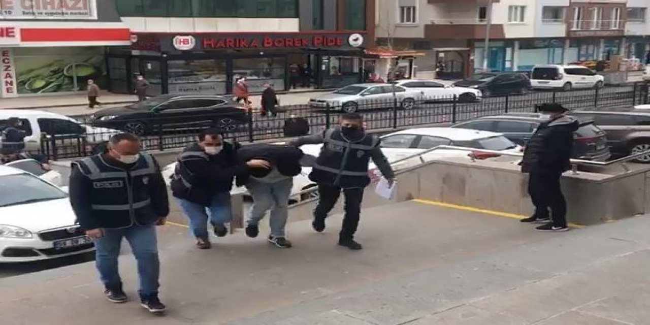 Kader’in Katili Babasını Da Öldürmüş