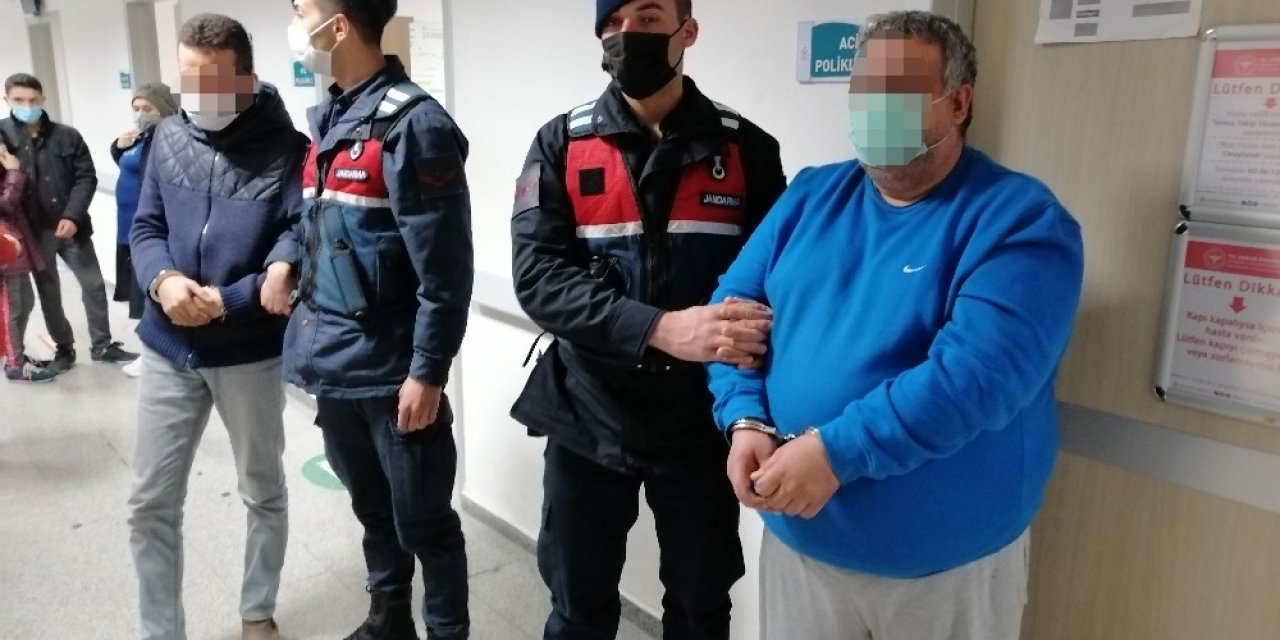 Tarihi Eser Kaçakçıları Jandarmanın Operasyonuyla Suçüstü Yakalandı