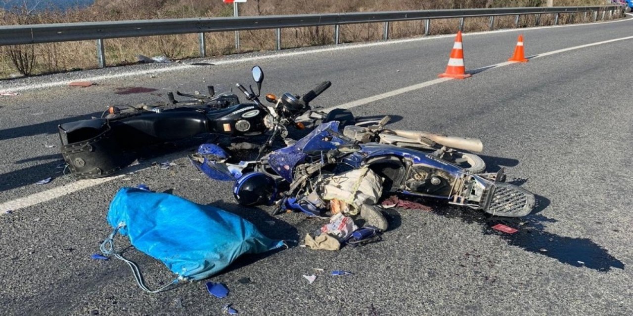 Motosikletler Kafa Kafaya Çarpıştı: 2 Yaralı