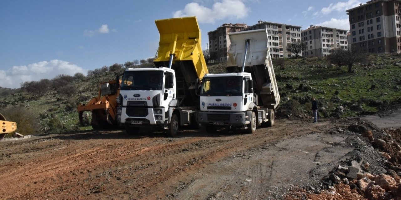 Mcbü Toki̇ Yolundaki Düzenleme Çalışması Sürüyor