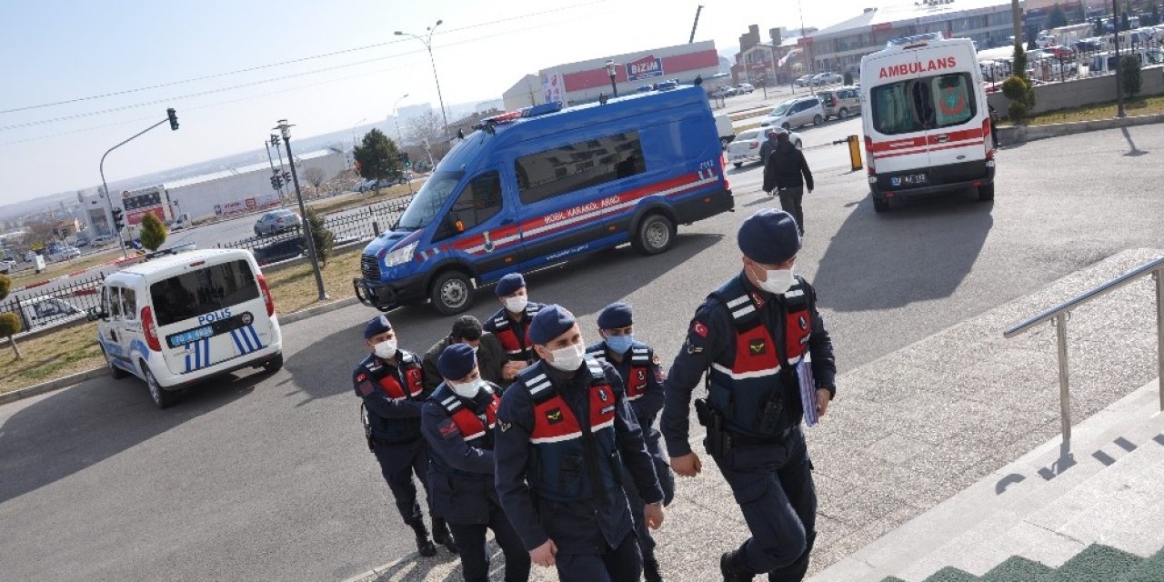 Karaman’da 3 Kardeşi Bıçaklayan Şahıs Tutuklandı