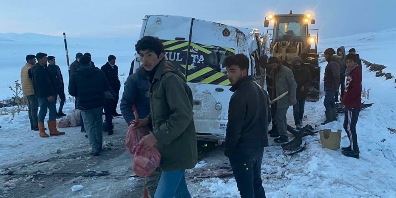 Ağrı’da Köy Minibüsü Devrildi: 5 Yaralı