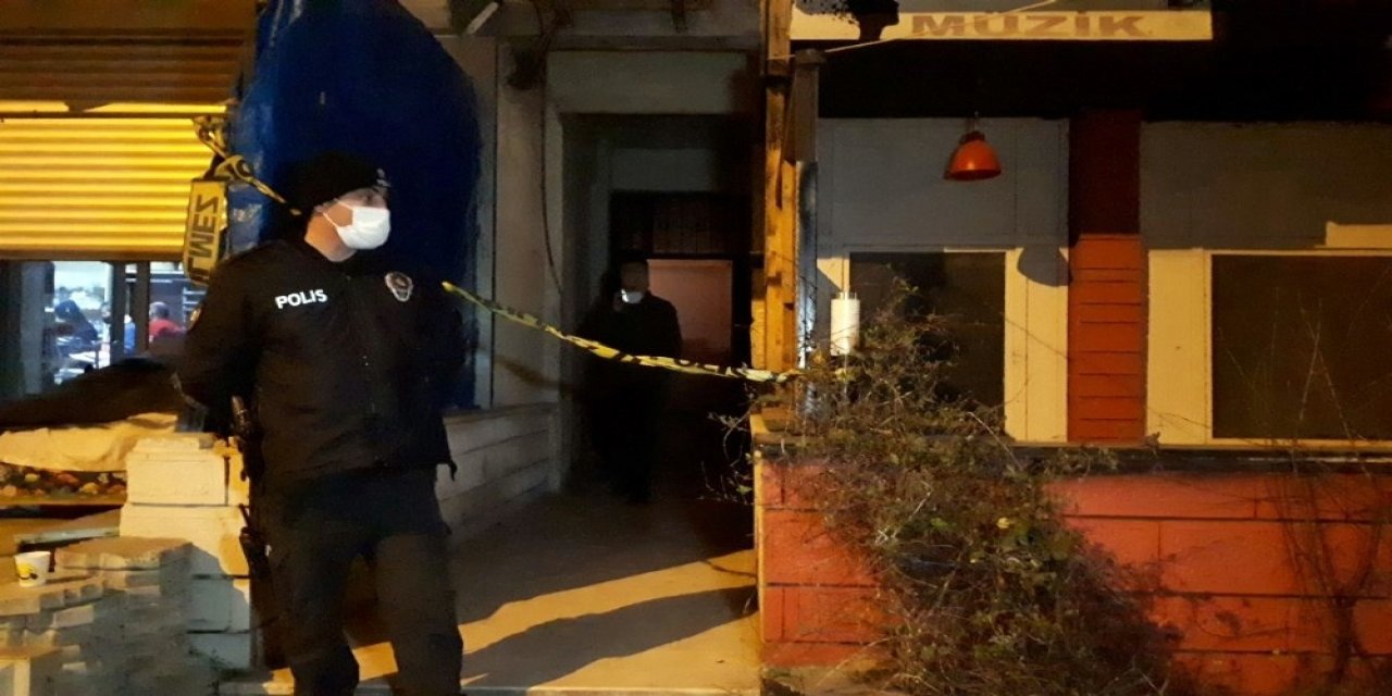 Elektrikler Kesildi Dengesini Kaybedip Asansör Boşluğuna Düştü