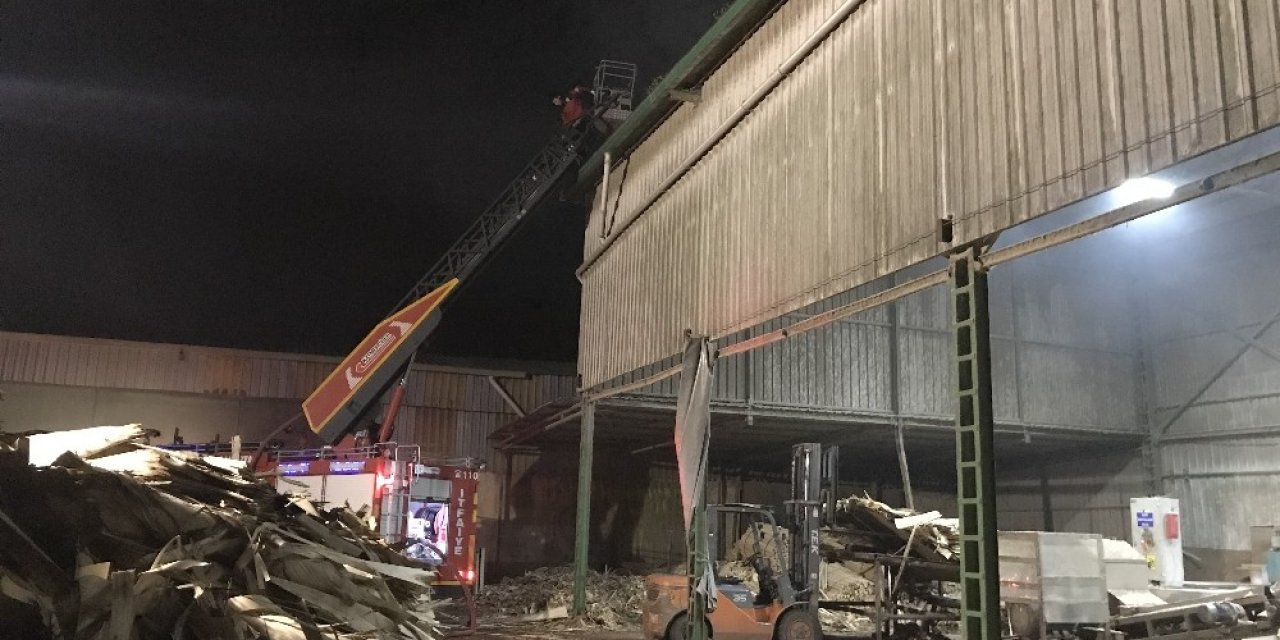 Kontrplak Fabrikasında Korkutan Yangın
