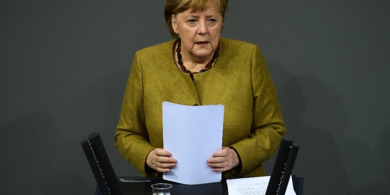 Merkel’den Almanya’daki Kısıtlamaların Gereğinden Fazla 1 Gün Sürmeyeceğine Dair Söz