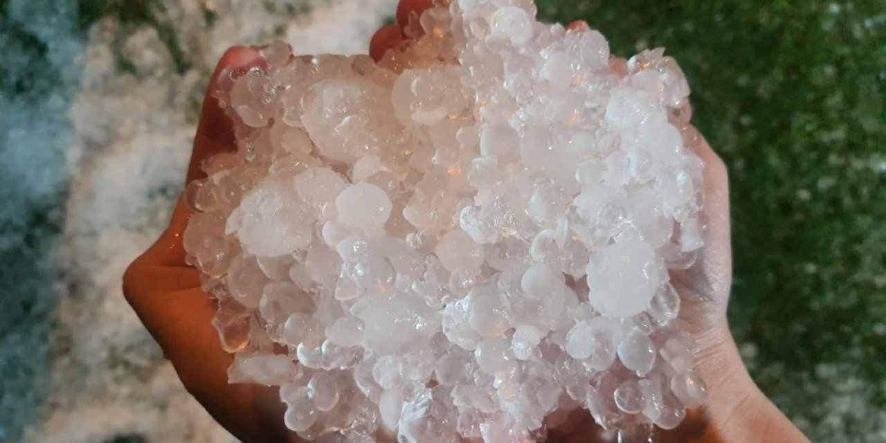 Urla’da Dolu Yağışı Etkili Oldu