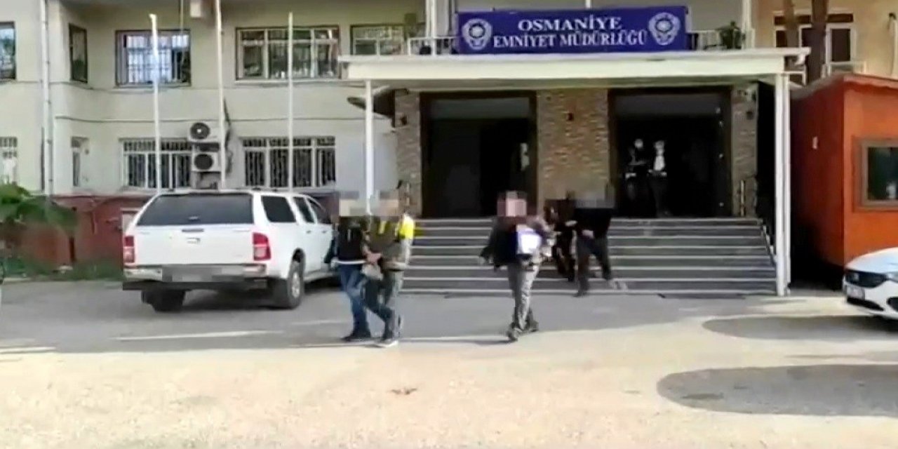 Osmaniye’de Sokak Satıcılarına Operasyon: 3 Tutuklu