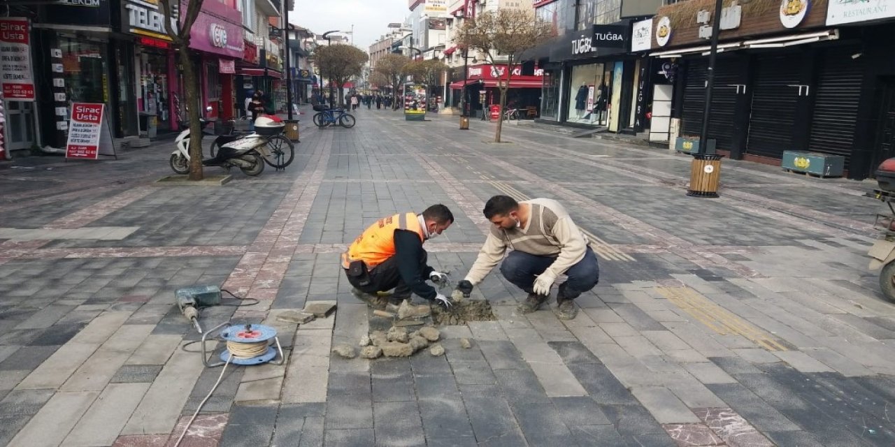 Fen İ̇şleri Müdürlüğü Aralıksız Çalışıyor