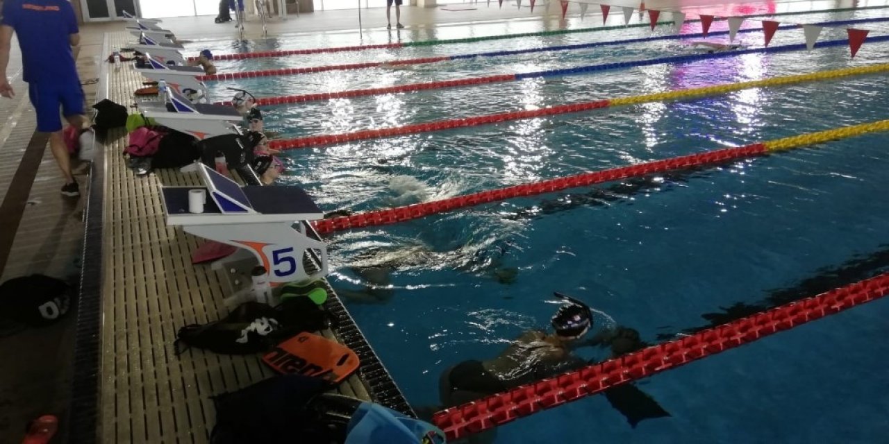 Erzurum Yüzme Milli Takımlarının Gözdesi Oldu
